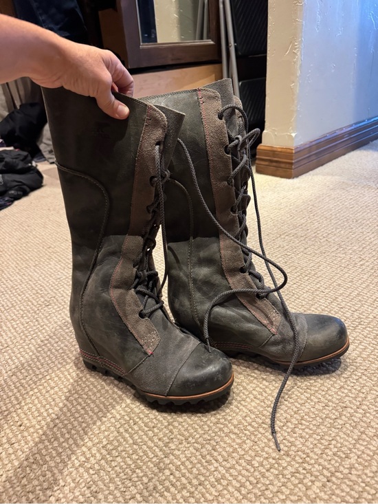 Sorel Shoes - Women's Lace-Up Mid-Calf Boot in Dark Olive